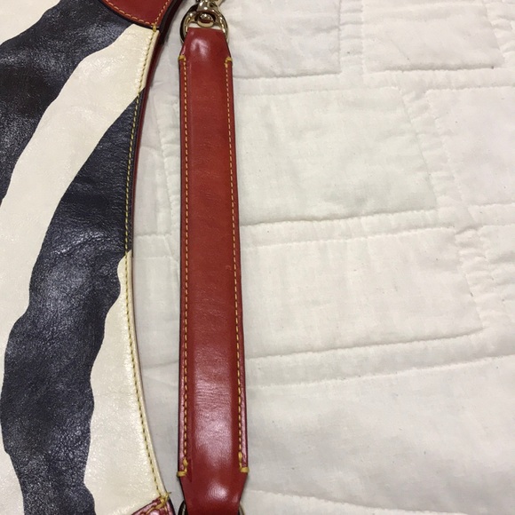 Dooney & Bourke purse - Picture 8 of 8